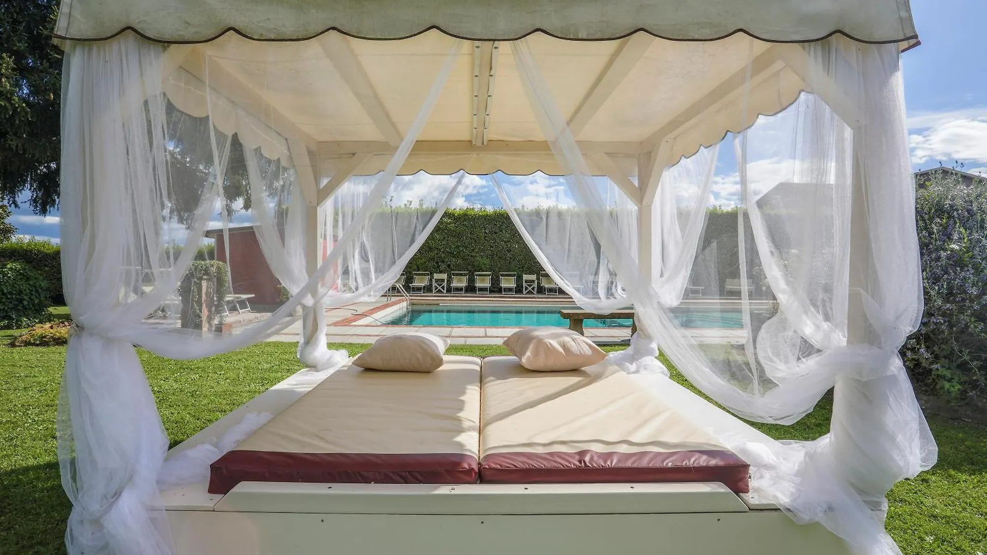 Holiday home Home Hill Capannori Italy